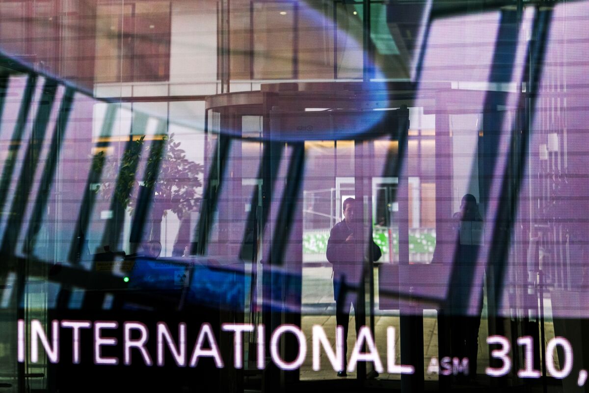 SocGen Strategists Say Hedge Funds Are Too Pessimistic on Stocks