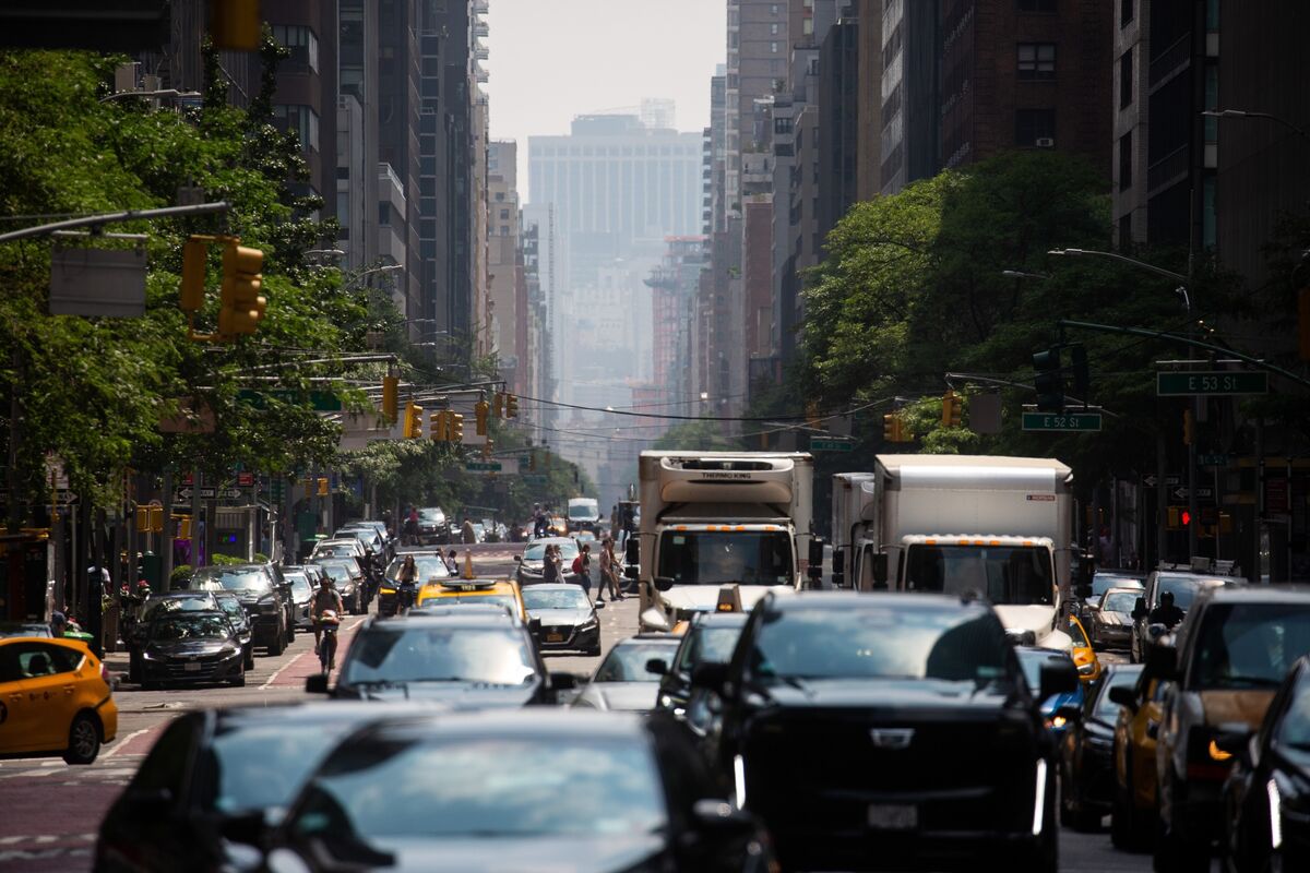 New York City NYC Air Quality Improves to Moderate Rating - Bloomberg