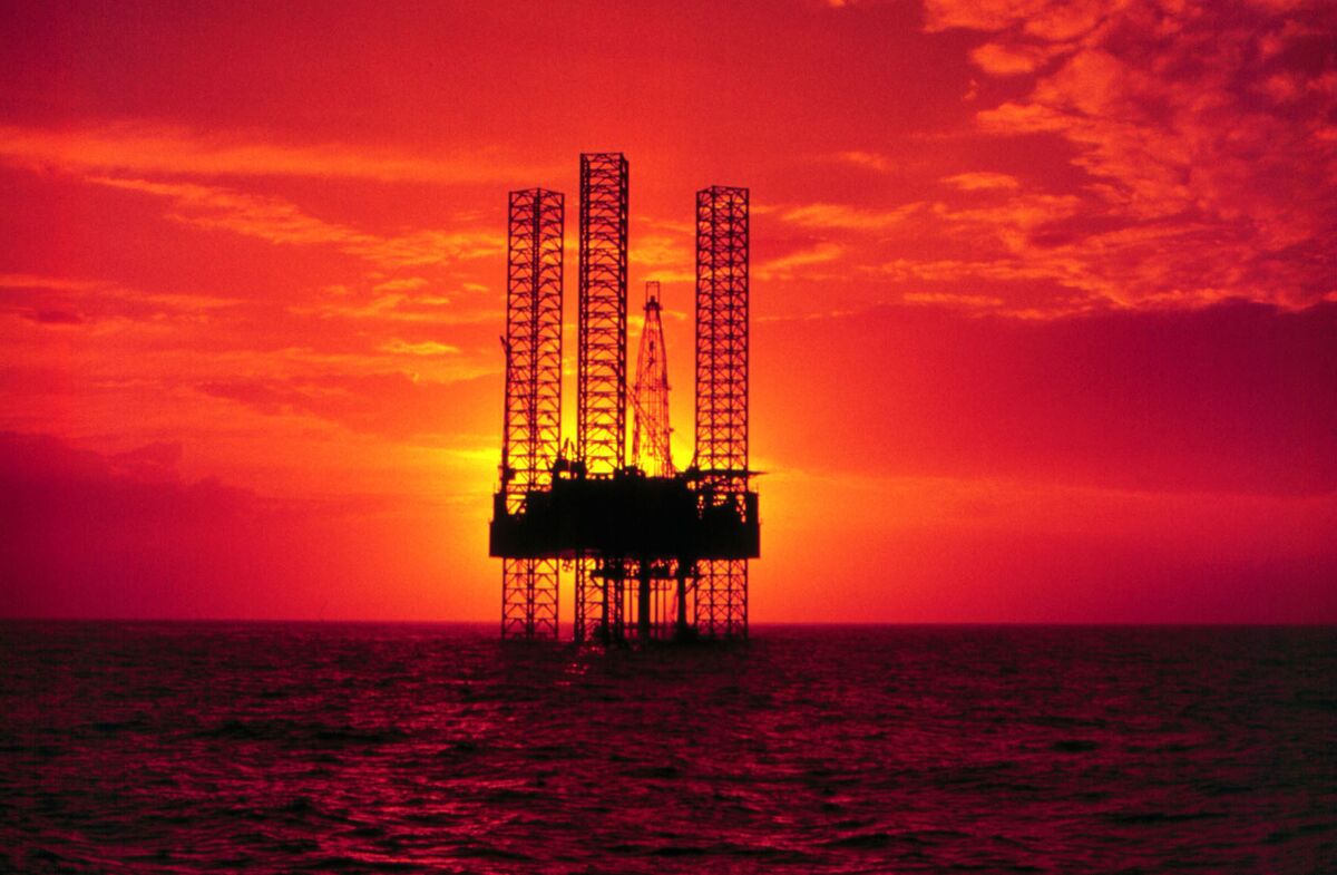 Shell Spending Plans Show Oil's End Is No Longer Talk - Bloomberg