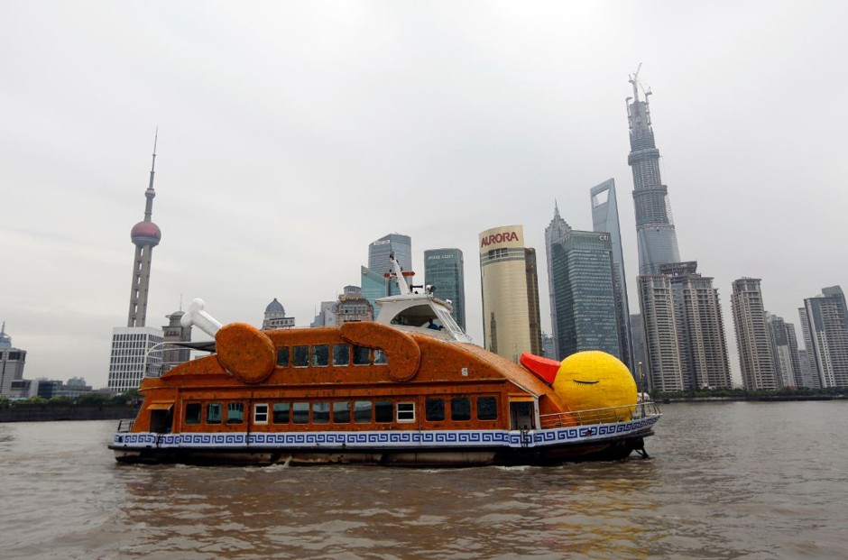 The 'Rubber Duck' Artist Must Be Stopped - Bloomberg