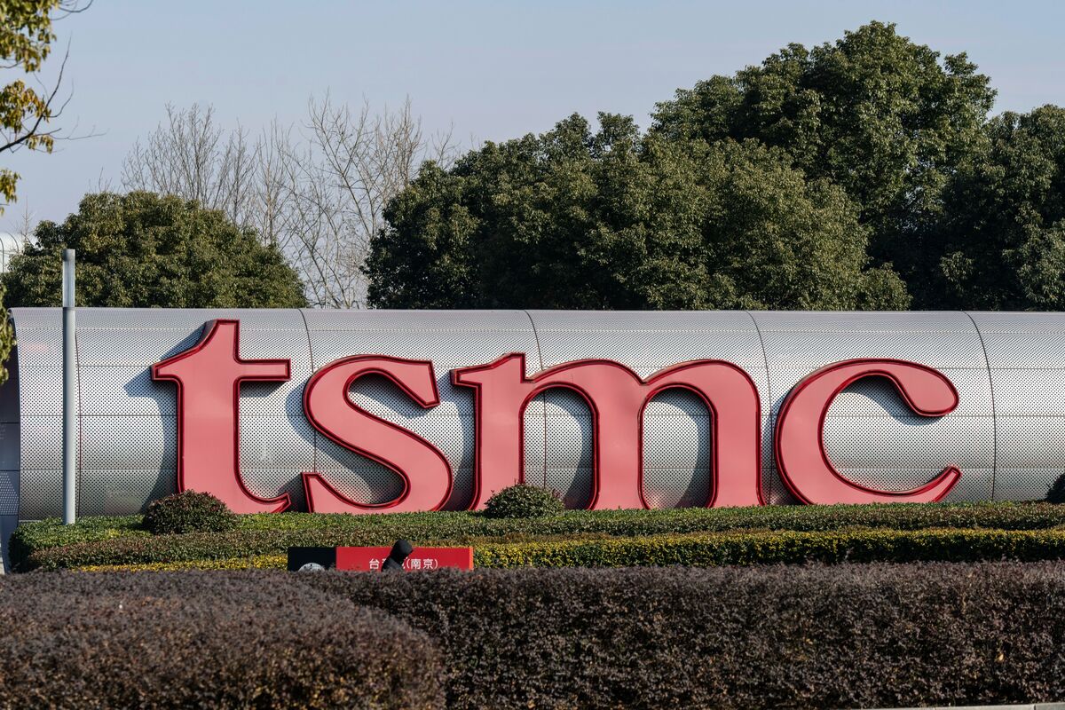bloomberg.com - Phil Serafino - TSMC Makes the Case for Sticking With Tech Stocks