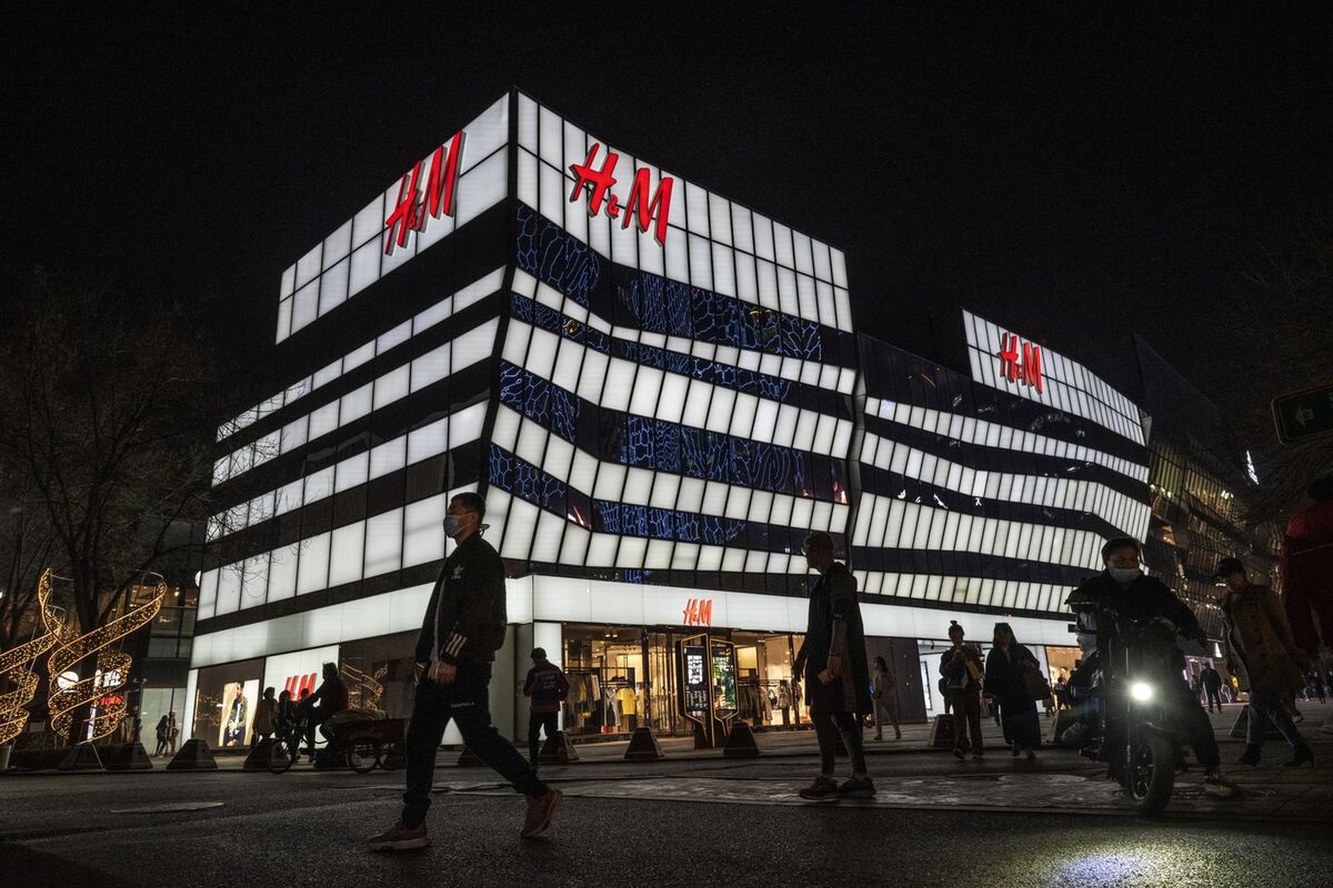 ブルームバーグのニュース記事「人権問題には口出すな、中国で商売するのなら－習政権の戦略に変化」の画像