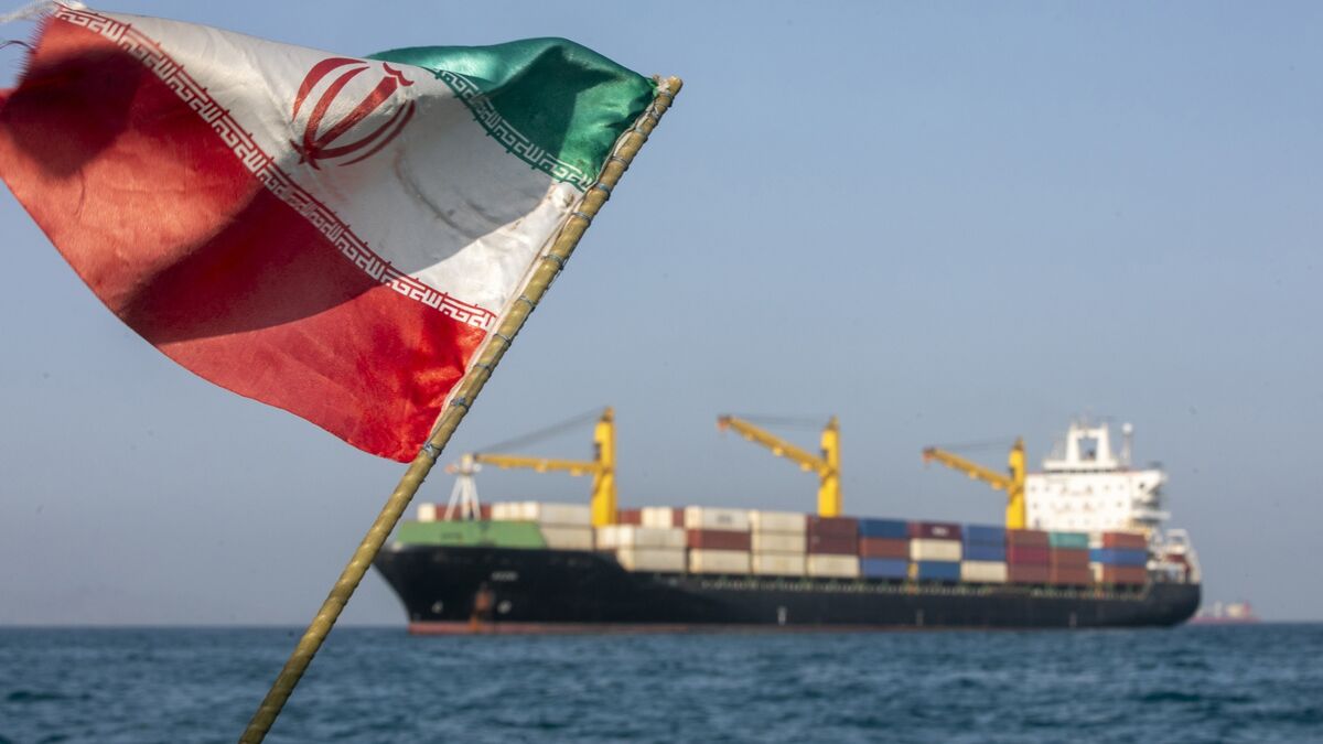 Pakistan, Iran Discuss Regional Peace as US Talks Remain Stalled