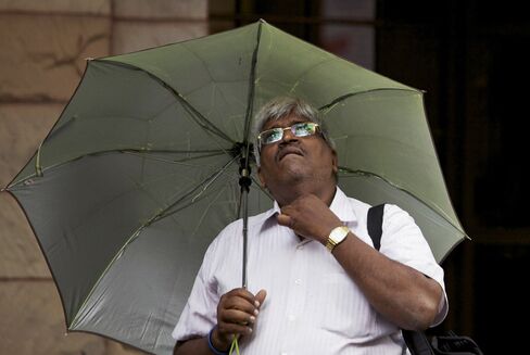 India’s Nifty Futures Decline as Central Bank Increases Rates