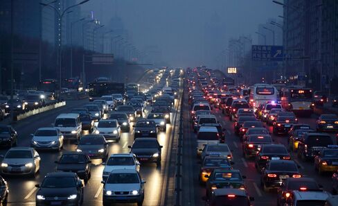 China Passenger-Vehicle Sales Top Estimates as India Demand Dips