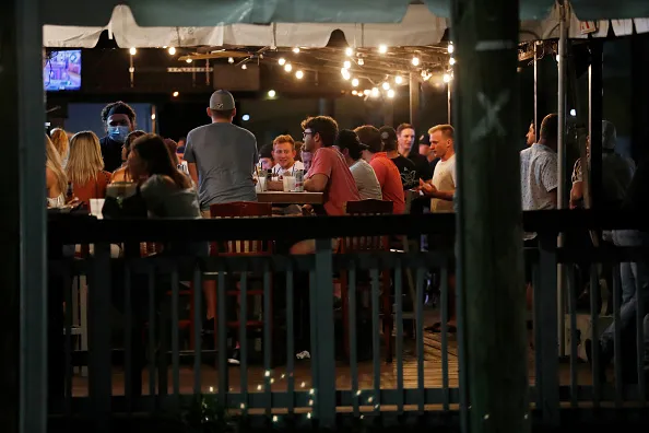 Florida restaurants are filling up again.