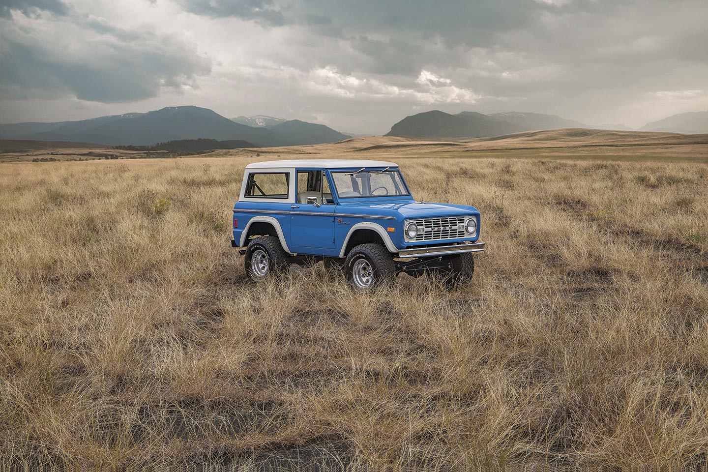 Vintage Ford Broncos Are More Expensive Than Ever - Bloomberg