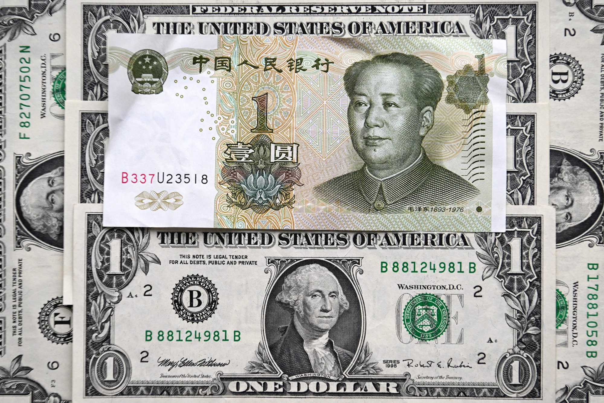 Dollar May Fall To Yuan Crypto But Not Soon Niall Ferguson Bloomberg
