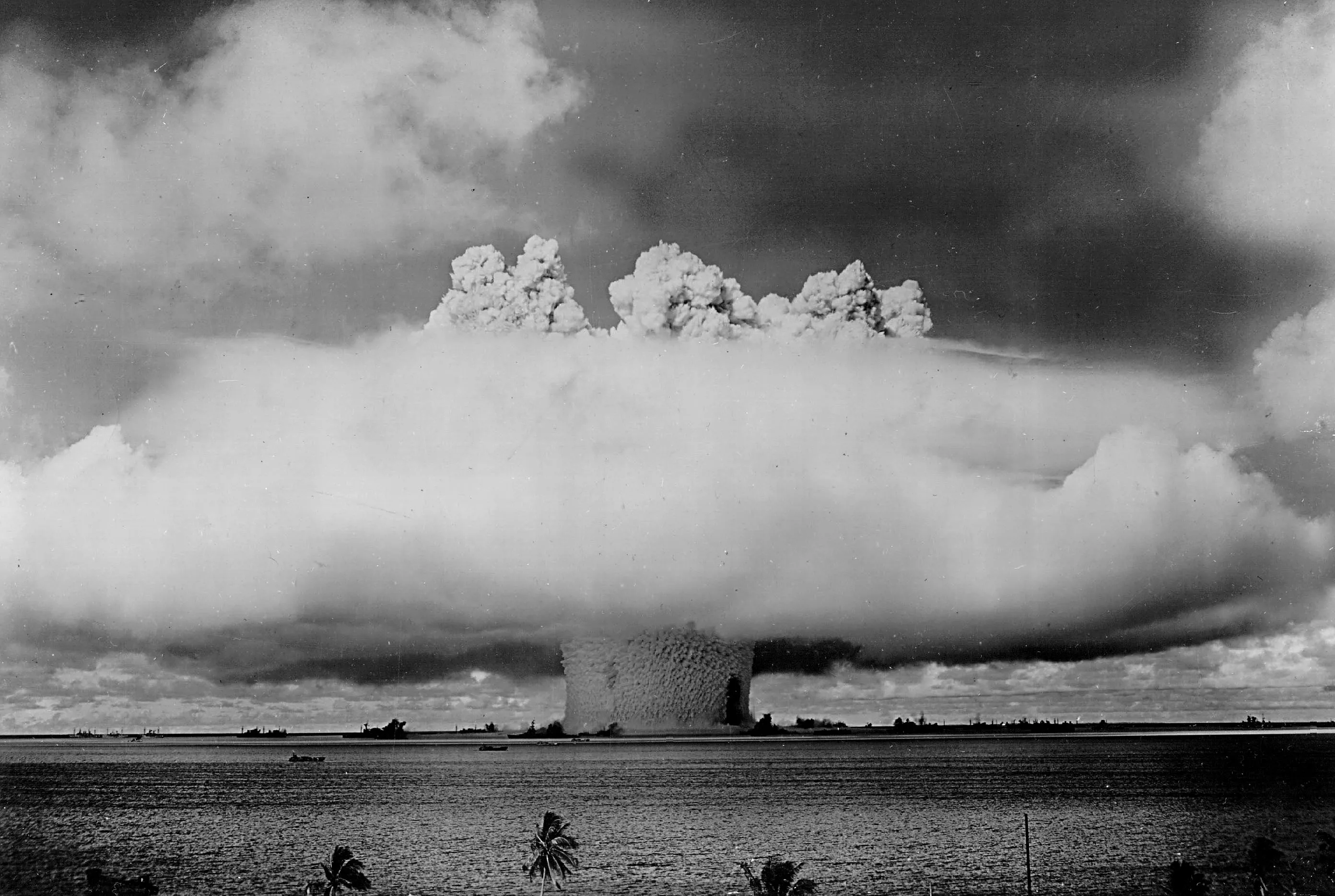 "Baker Day" US blast at Bikini Island in the Pacific,&nbsp;July 25, 1946.&nbsp; &nbsp;