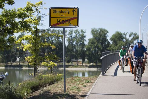 French Cross Rhine Where Jobless Gain From Germany Working