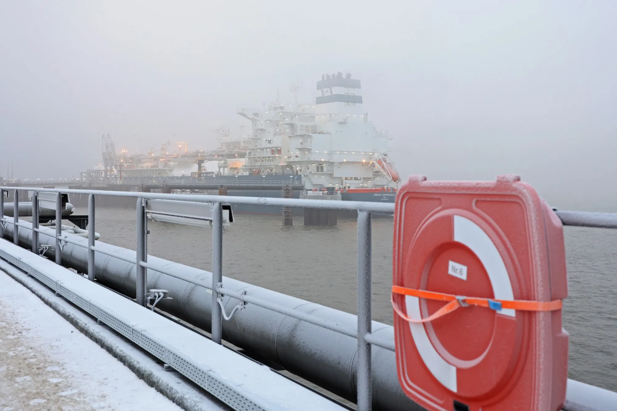 The Hoegh Esperanza LNG floating storage regasification unit, part of the Wilhemshaven LNG Terminal operated by Uniper SE, in Wilhelmshaven, Germany, on Dec. 17.