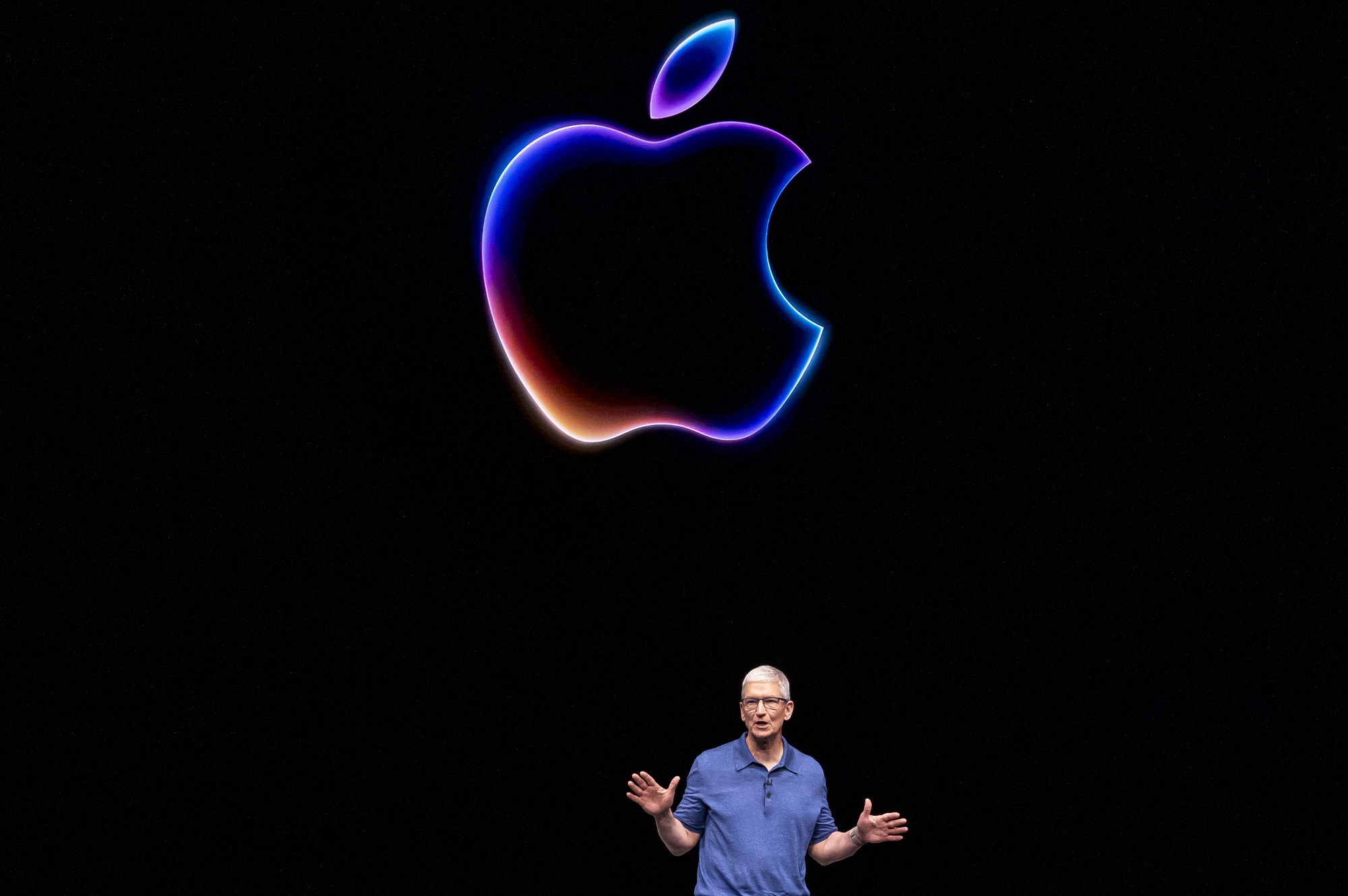 Apple Tries to Embrace Generative AI While Avoiding the Many Pitfalls ...