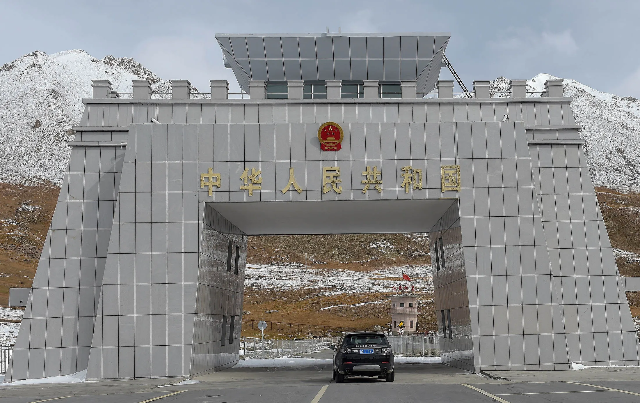 Pak-China Khunjerab Pass, the world's highest paved border crossing at 4,600 metres above sea level.
