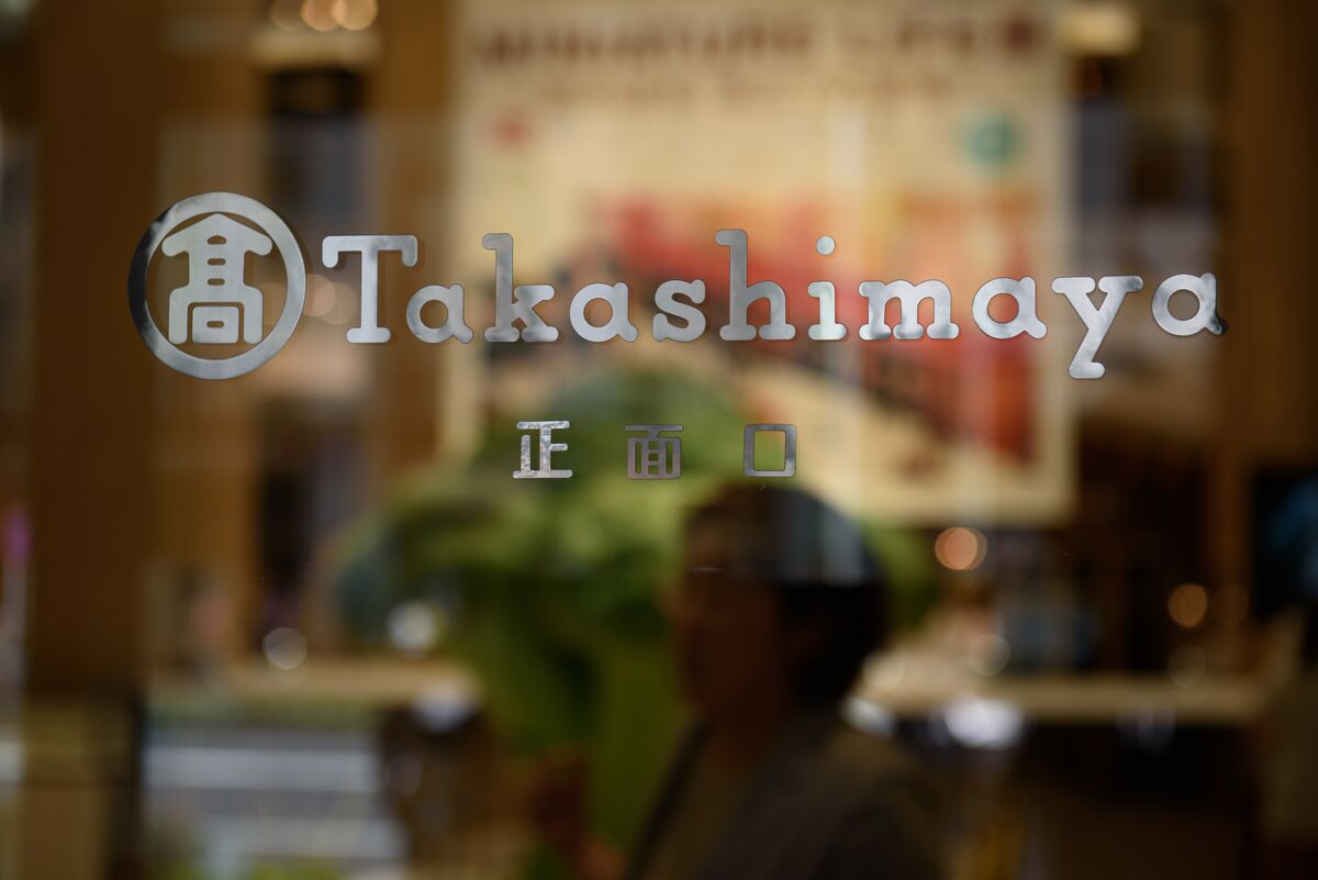 bloomberg.com - Kanoko Matsuyama - Japan Duty-Free Sales Slip Widens as Tension With China Drags On