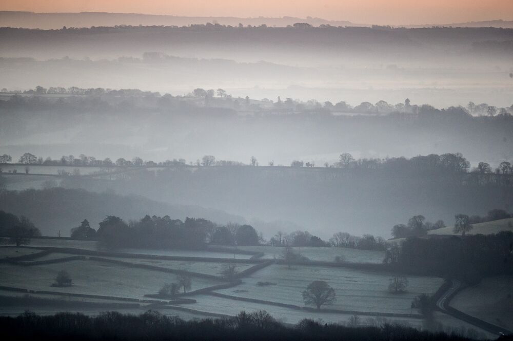 Temperatures Dip Below Freezing For U K Bank Holiday Bloomberg