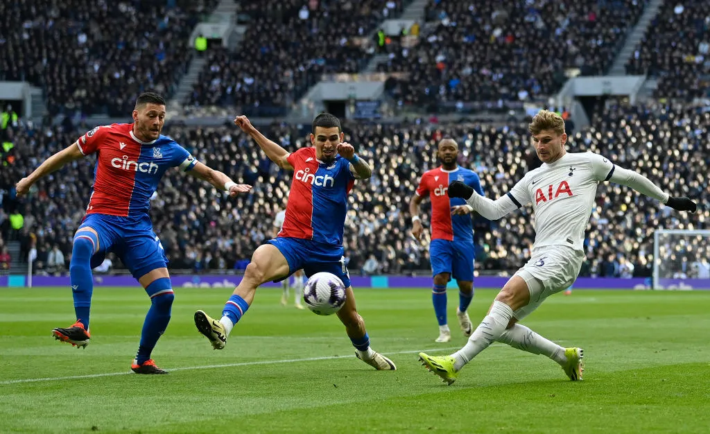 An English Premier League football match between Tottenham Hotspur and Crystal Palace at the Tottenham Hotspur Stadium in London.