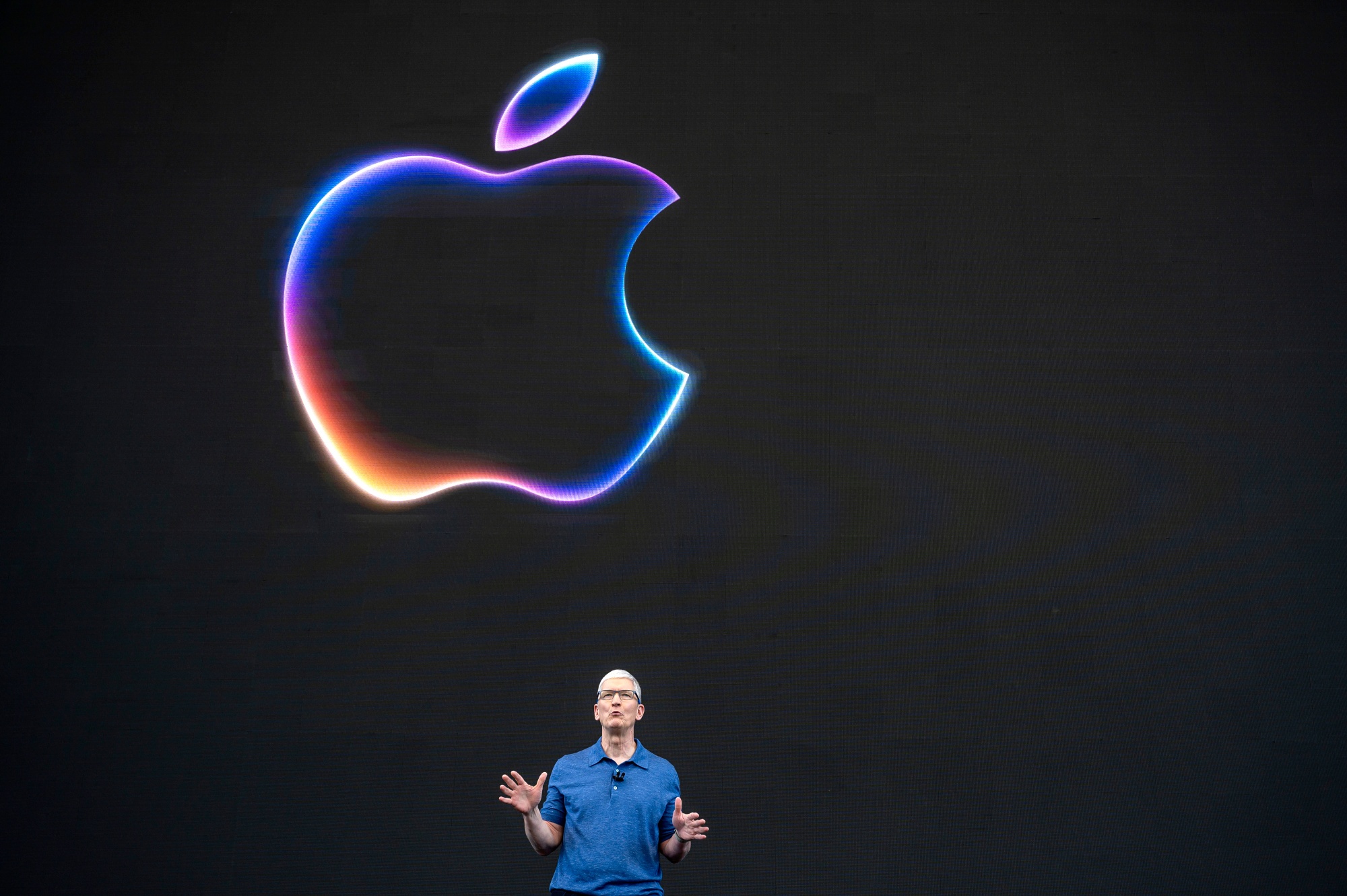 Apple alcanza nuevo récord tras anuncios en IA - Bloomberg