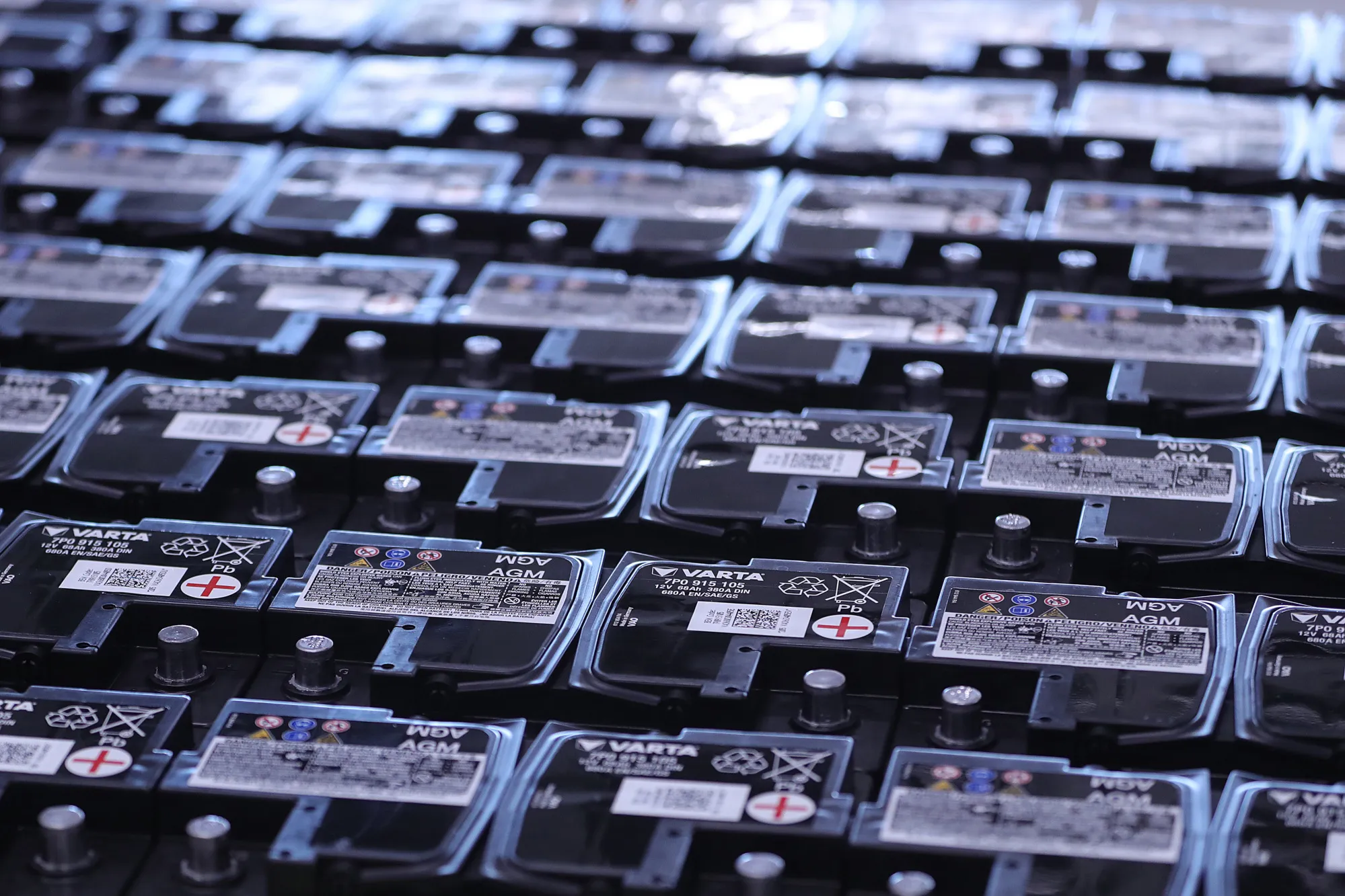 Battery maker Varta AG has been in talks with creditors and potential new investors as it struggled with a slump in demand in its core markets.