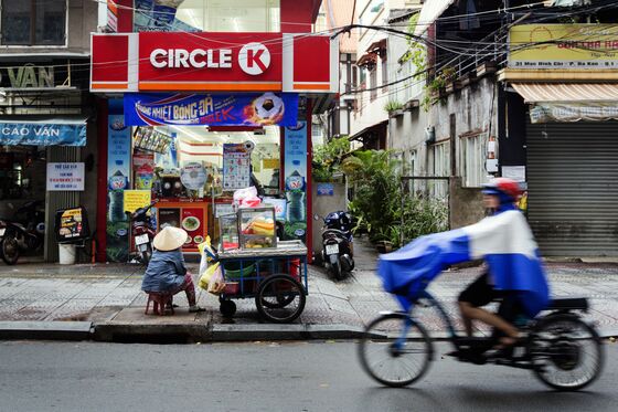 7-Eleven Arrives in Vietnam Aiming for 100 Stores in Three Years