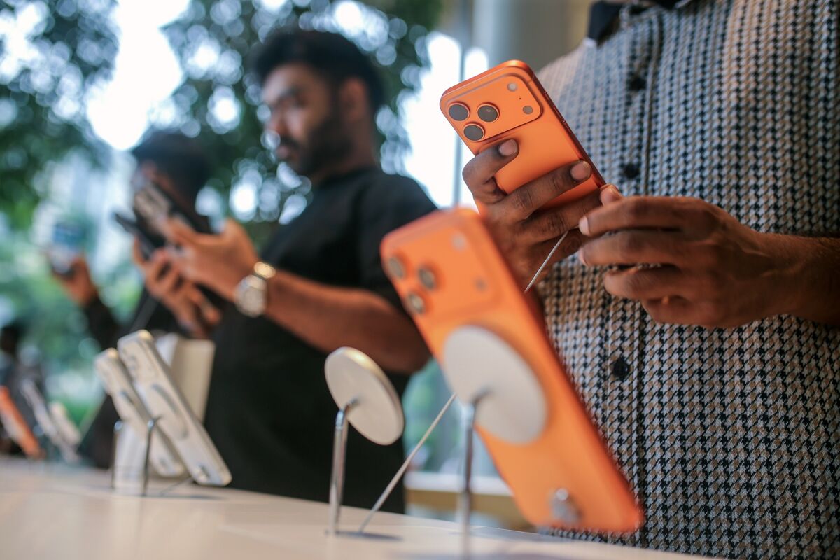 Apple Moves to Capitalize on iPhone Desire in India