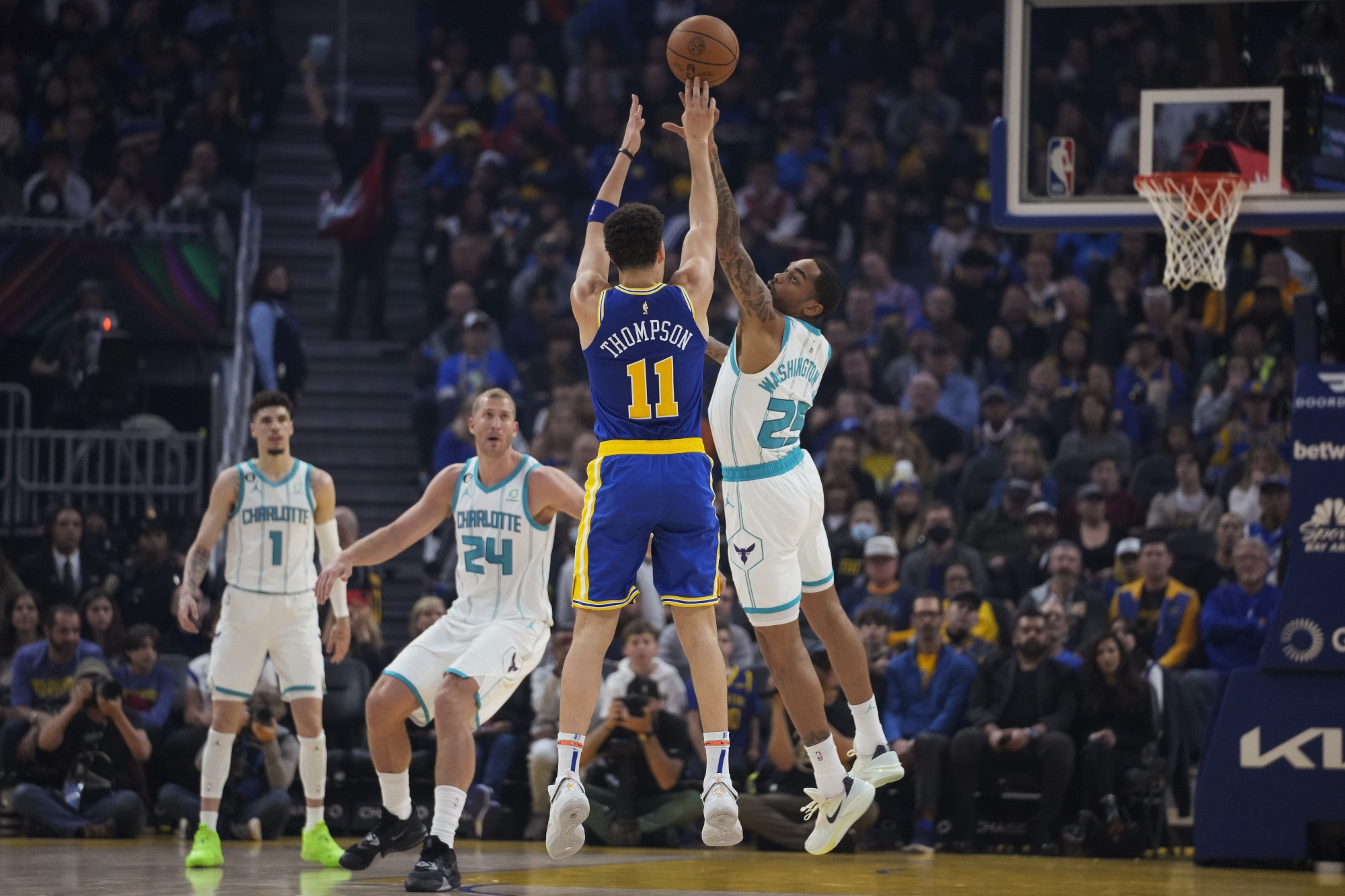 Jordan Poole Takes the Pressure Off Stephen Curry, Scores 31 - Bloomberg