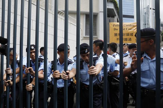 Protesters Enter Immigration Tower in Wan Chai: Hong Kong Update