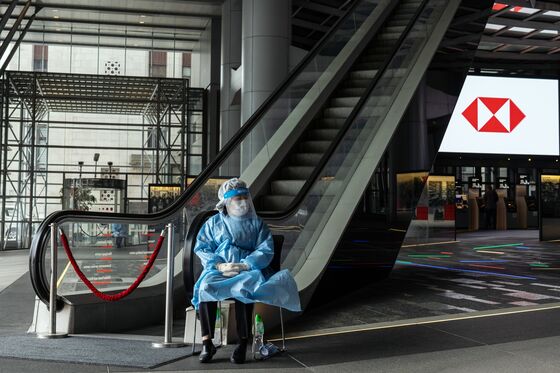 Hong Kong Explores Easing Measures for Vaccinated as Bookings Jump