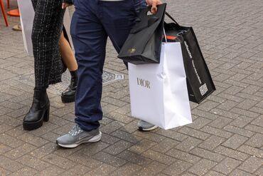 Survey Shows UK Consumers Remain Subdued