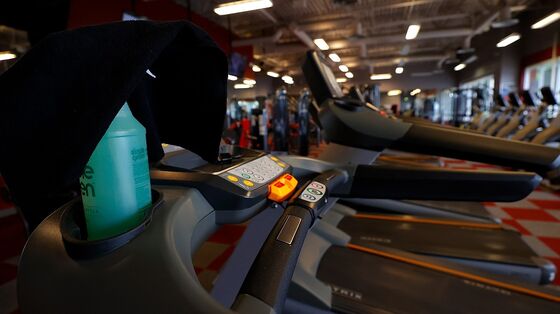 Fitness Clubs Facing $10 Billion Revenue Hit as Members Flee