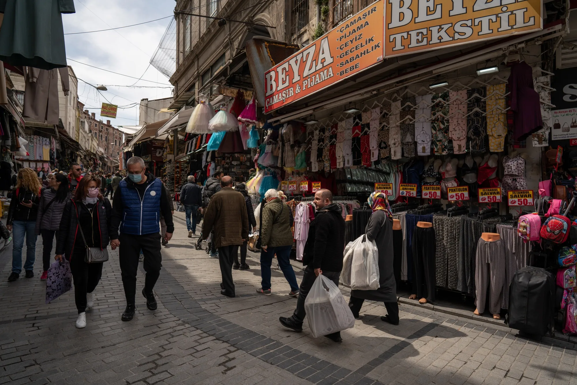 Turkey’s&nbsp;GDP rose 7.3% in the January-to-March period from a year earlier.