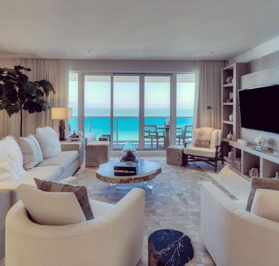 Miami Condo Owners Wager on $40,000-a-Night Super Bowl Rentals