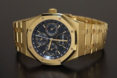 The Royal Oak Perpetual Calendar got a serious overhaul.