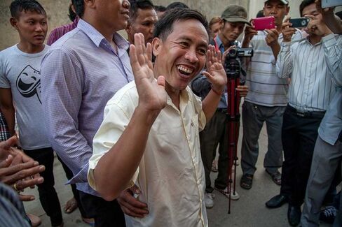 Cambodian Garment Workers Go Free After Convictions for Strikes