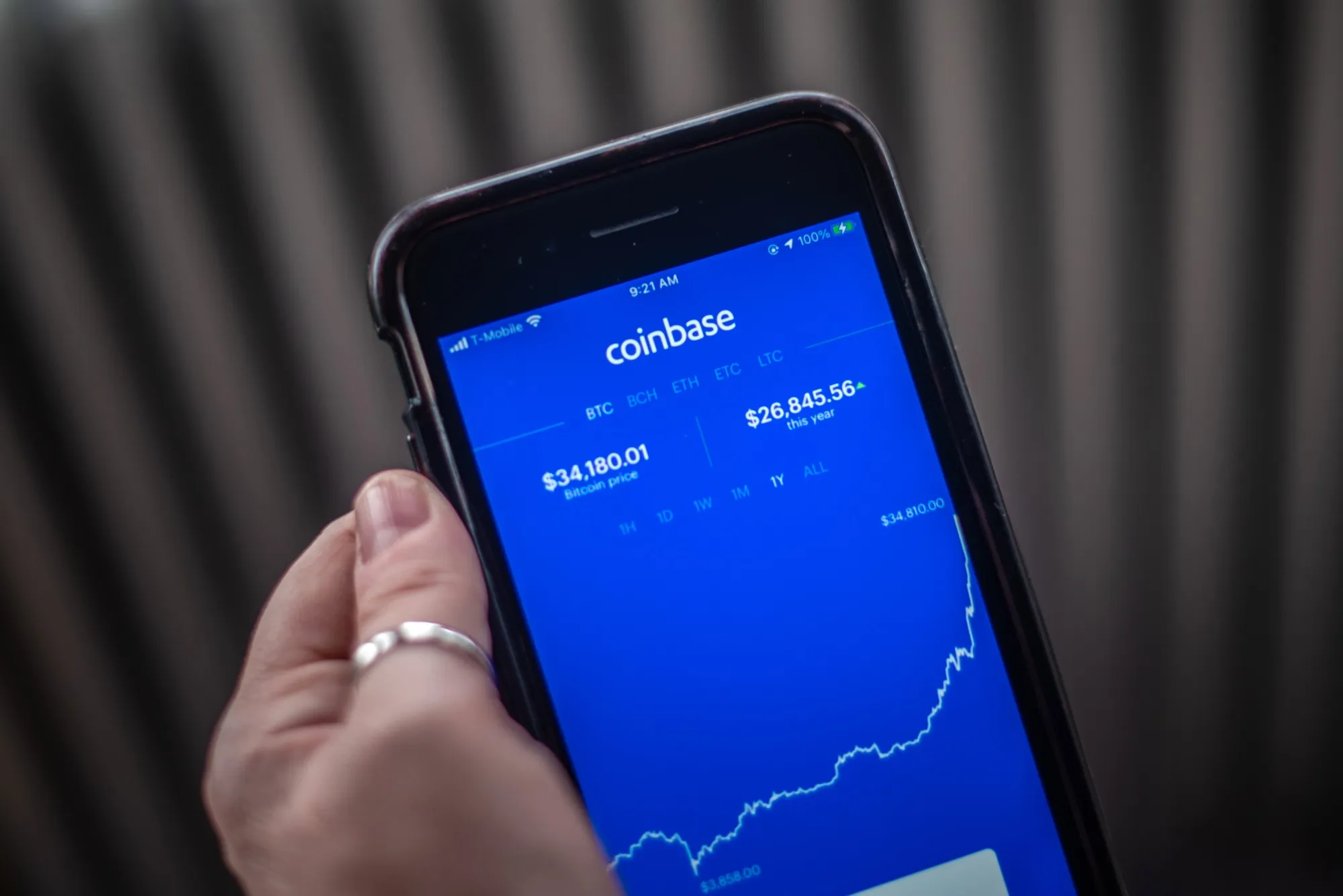 Coinbase (COIN) Raises Some Crypto Trading Fees in Boon to Biggest Clients  - Bloomberg