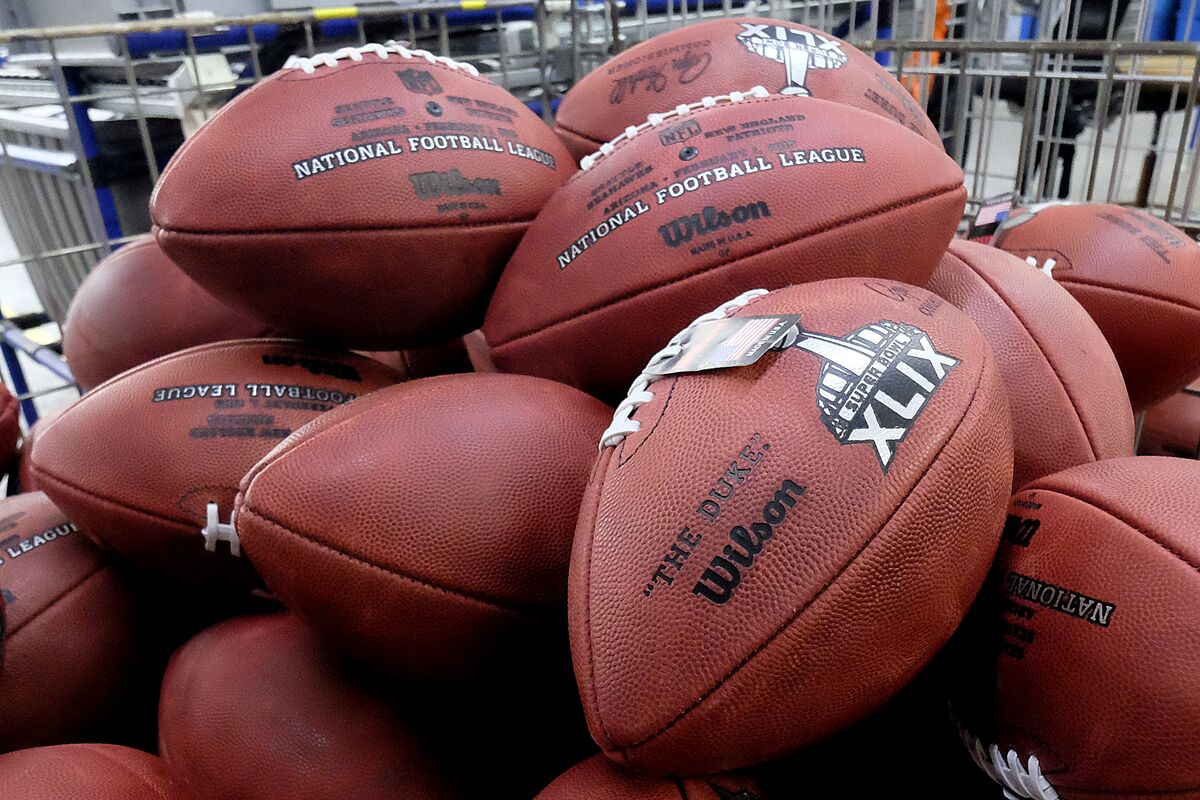 Here Are Rules on Handling Footballs at Center of ‘Deflategate’ Bloomberg