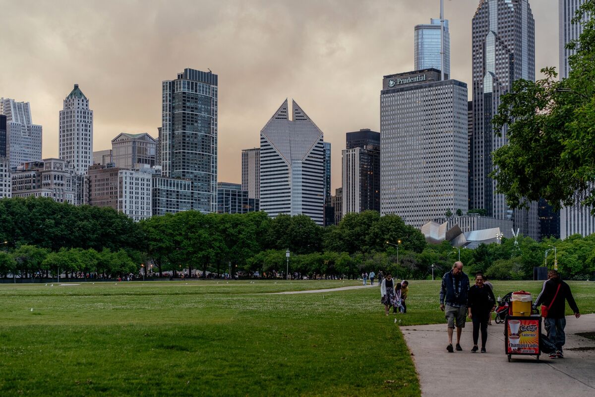 Chicago Mayor’s Race Heats Up as Democrats Ready to Oust Johnson