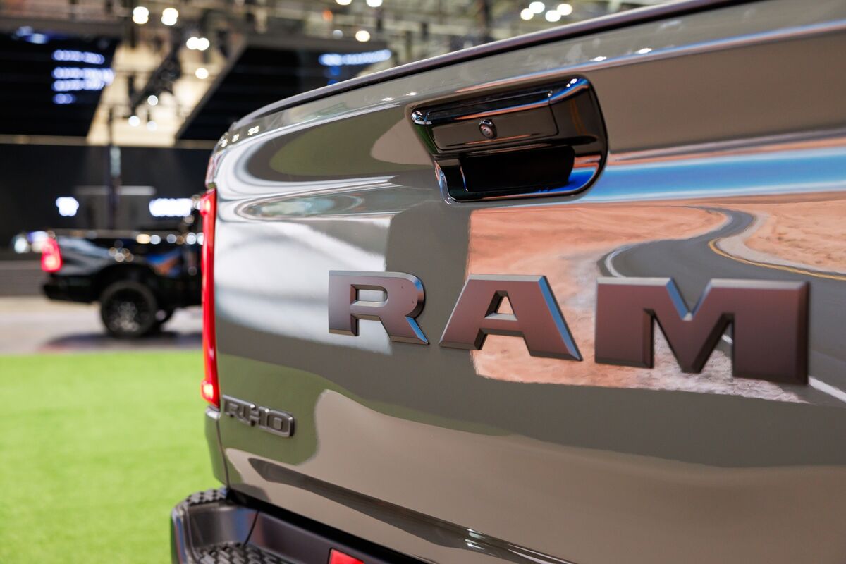 Photo: Bloomberg.com Nearly 1M Chrysler, Jeep, Dodge and Ram vehicles recalled over camera glitch
