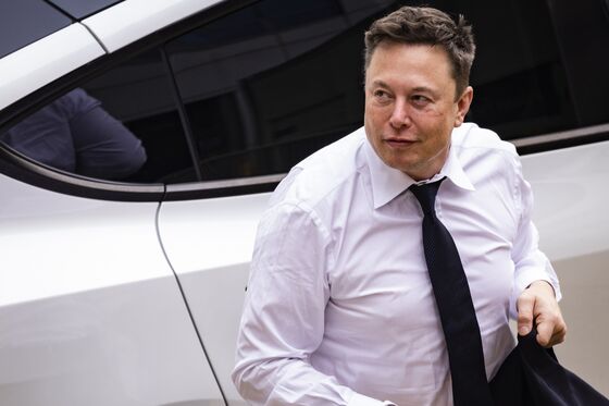 Titans of Carmaking Are Plotting the Overthrow of Elon Musk