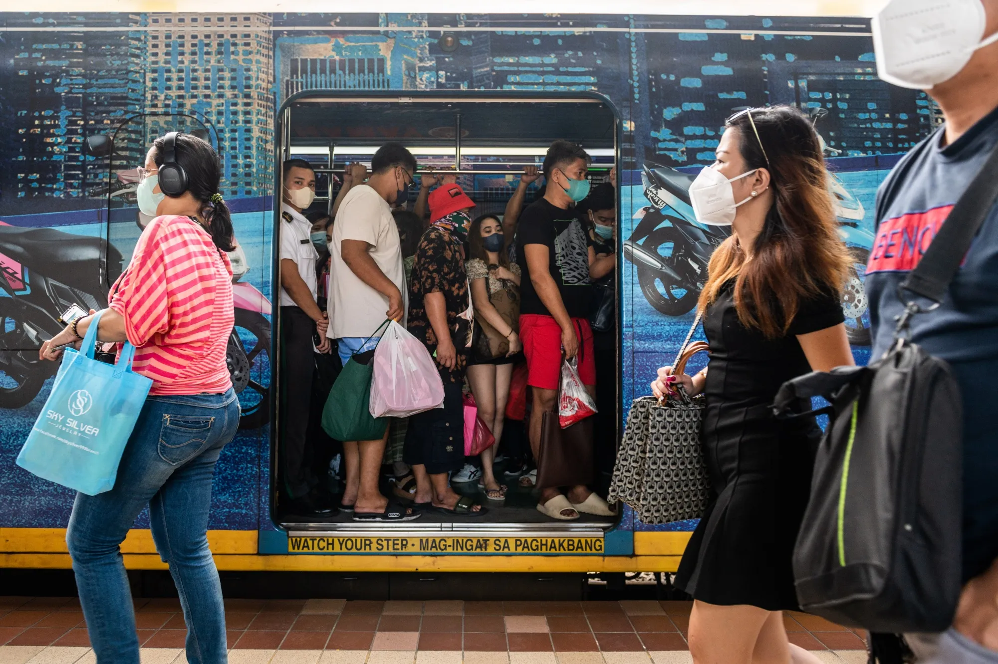 Bangko Sentral ng Pilipinas Governor&nbsp;Eli Remolona&nbsp;flagged last month&nbsp;an increasing risk of inflation&nbsp;breaching the central bank’s 2%-to-4% goal for a third straight year in 2024.