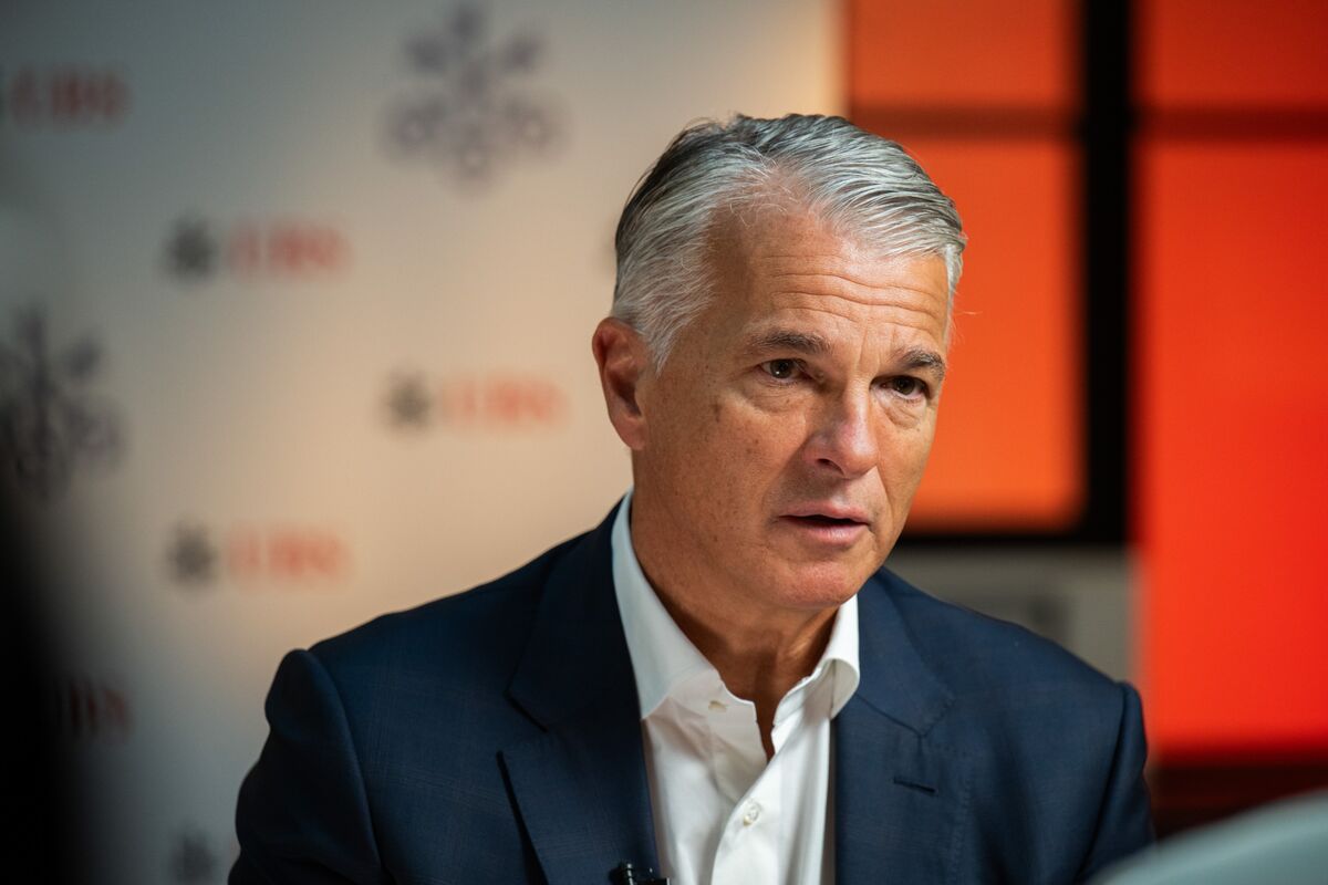 UBS CEO Says Clients’ FX Losses Don’t Signal Governance Issues