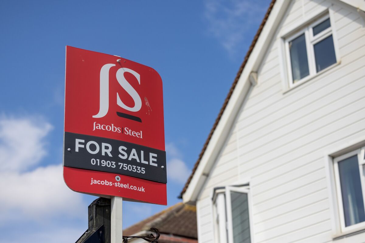 UK House Prices Drop Buyers Are Stretched and More Declines Seem