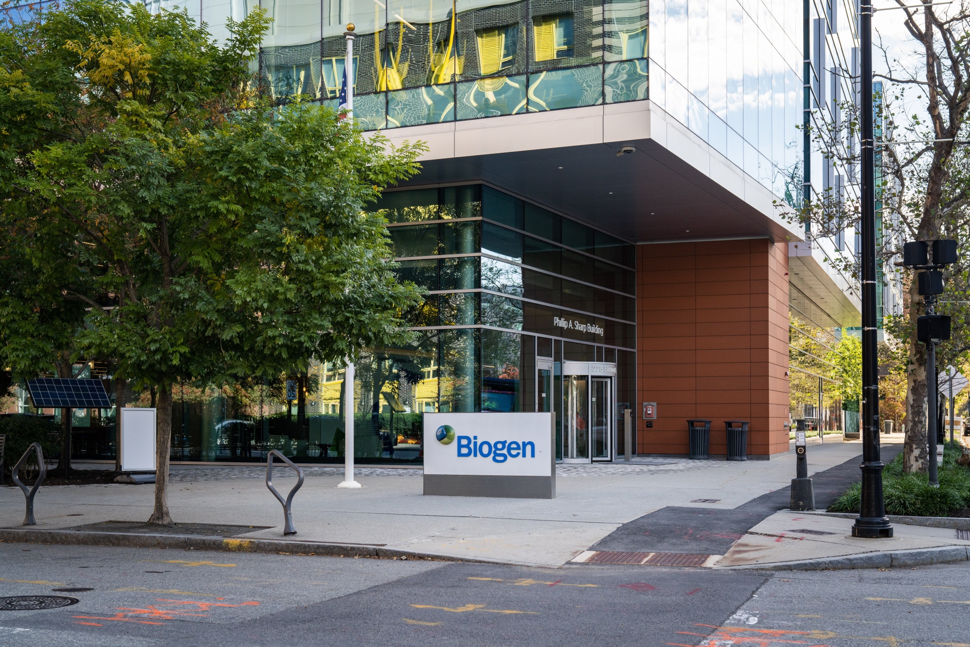 Biogen CEO Looks for Small Deals While Alzheimer’s Drug Ramps Up ...