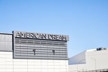 New Jersey American Dream Mall To Wage Parking Traffic Nightmare Bloomberg