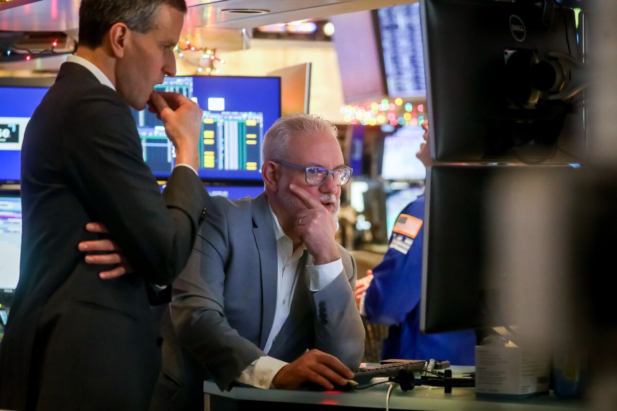 米国市況】株反落、米・イラン情勢が重し－原油は8月以来の高値 - Bloomberg