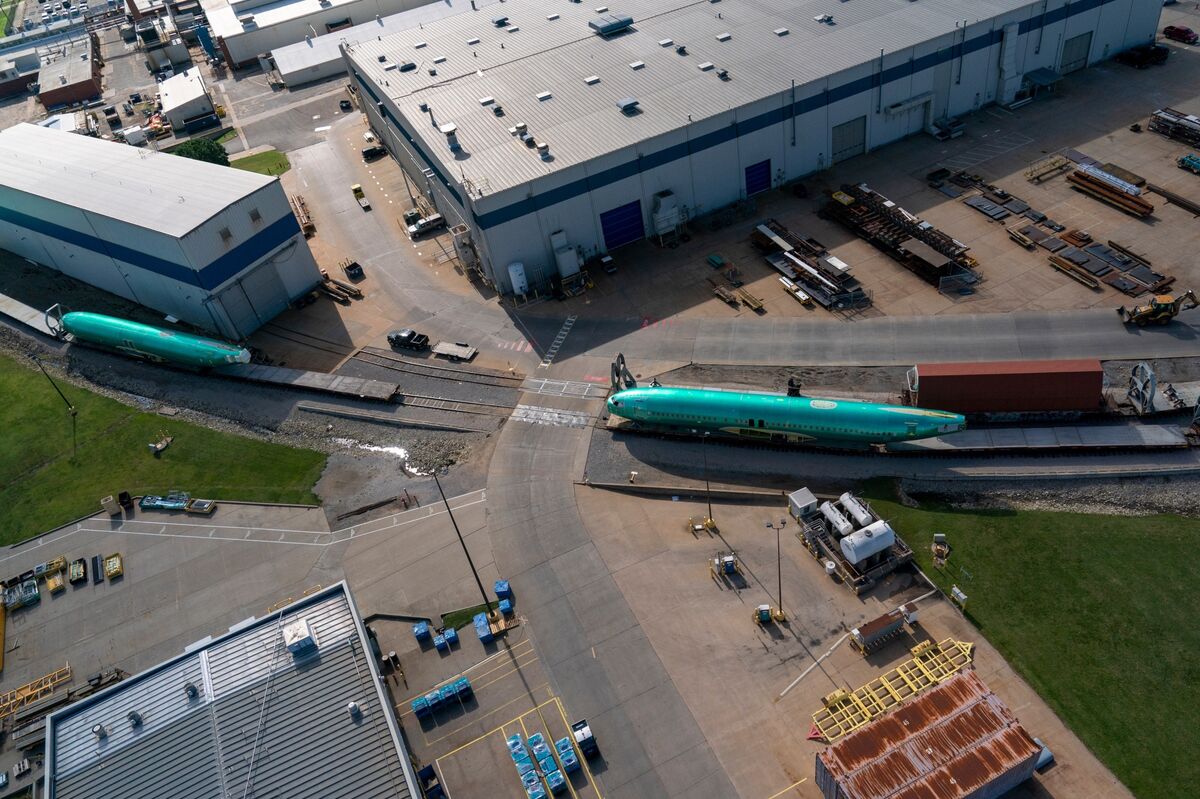Boeing Sees Need For 44,000 New Jets; Cautions on Slow Output