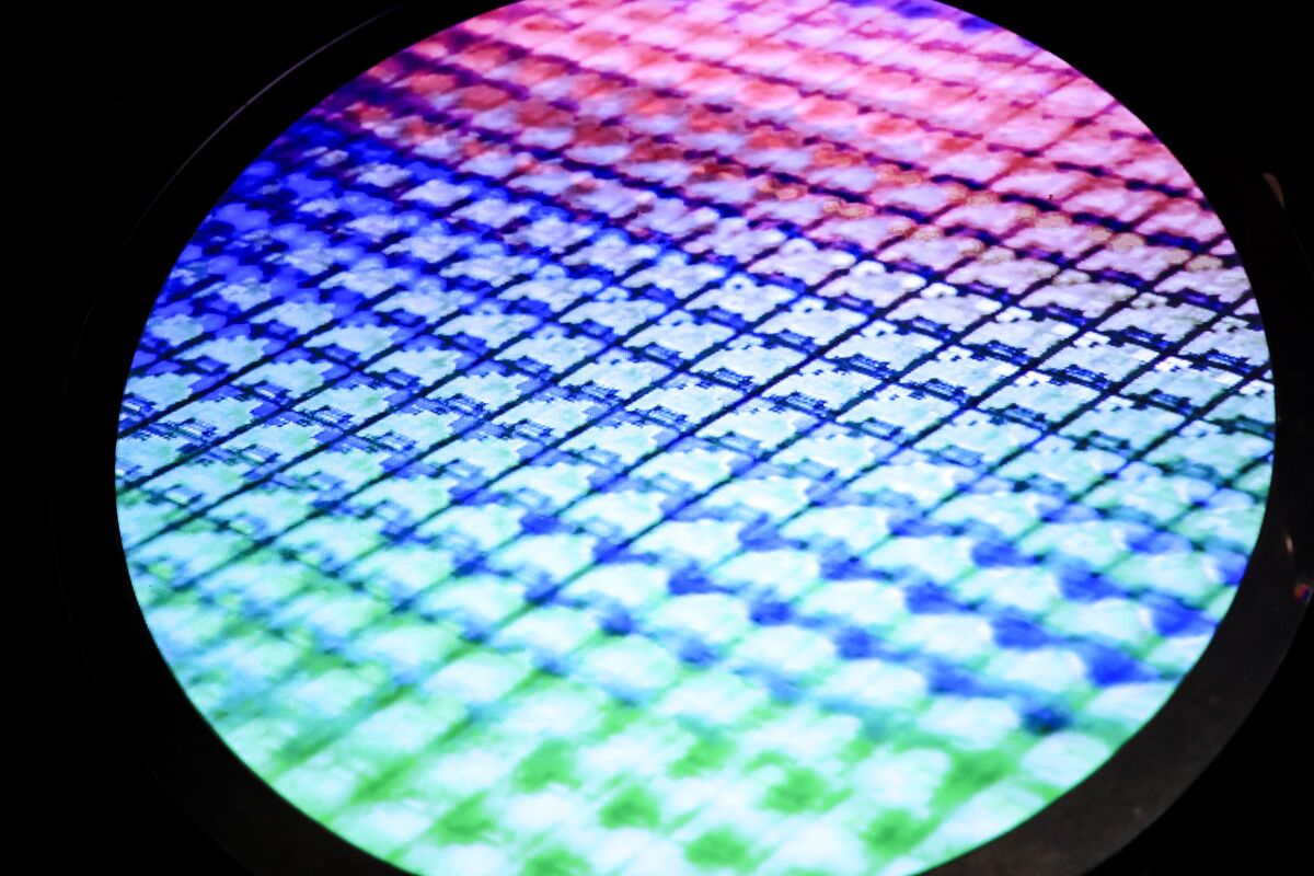 TSMC Plans to Make More Advanced Chips in US at Urging of Apple