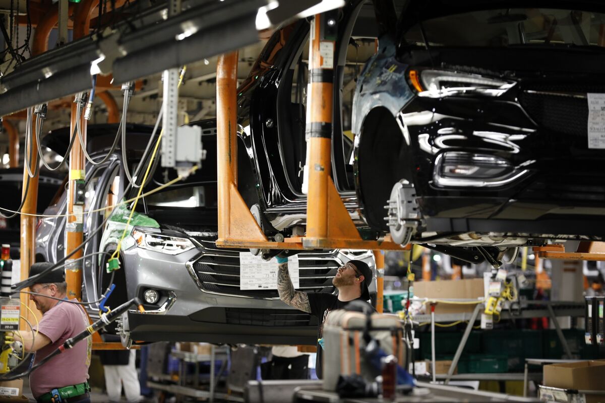GM to Make Hybrid SUVs at Michigan Plant Later This Decade