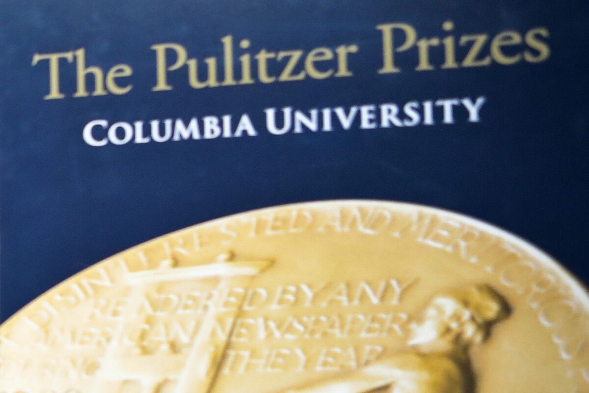 🟪"Premi Pulitzer 2025: Il New York Times e Bloomberg News trionfano"