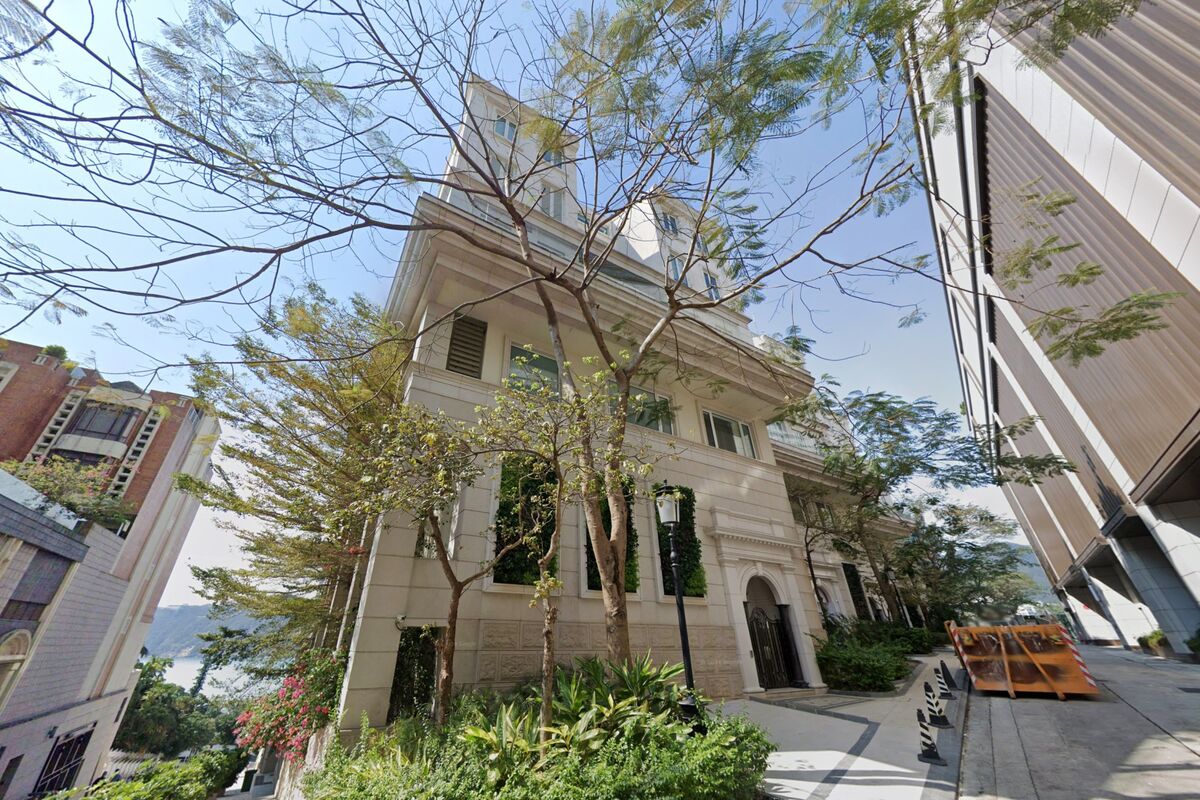 🟪"Villa di Lusso in Vendita a Deep Water Bay: Sconto del 20% nel Mercato Immobiliare Fragile di Hong Kong"