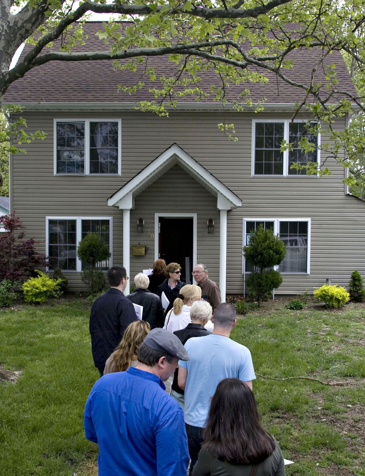 bloomberg.com - Conor Sen - The Housing Market Is Moving in Favor of Gen Z